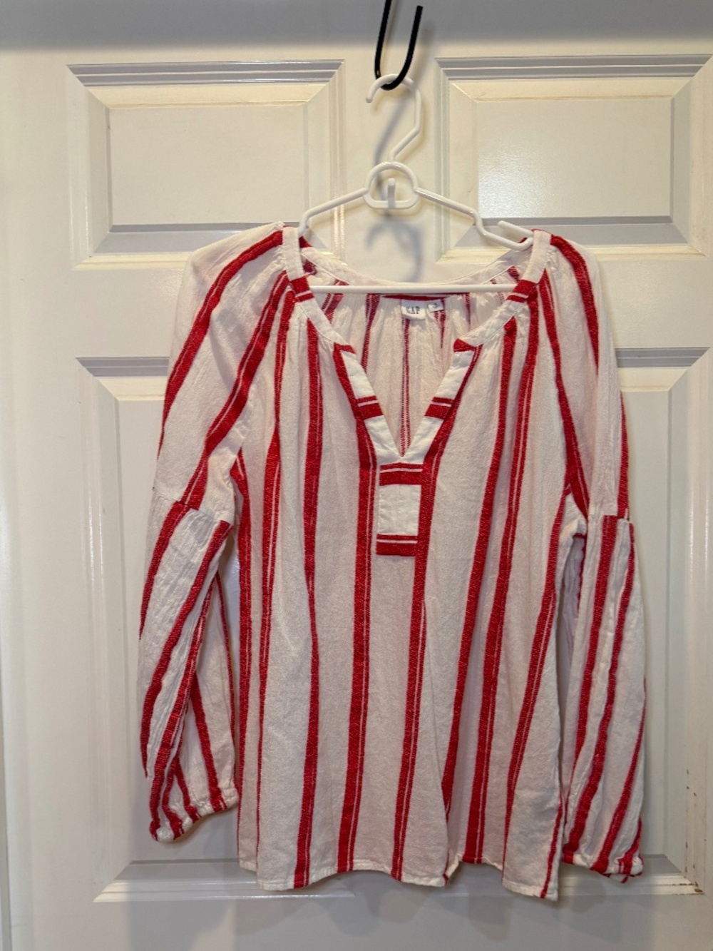 Women’s GAP Red & White Peasant Top – Puffy Sleeves – V-Neck – XL